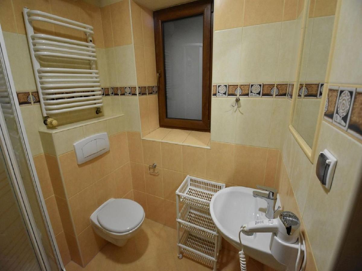 Pokoje Goscinne Budzowie Czarna Gora Exterior photo